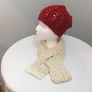 Red sparkly hat & cream cross over scarf